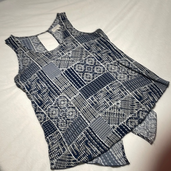 Apricot sleeveless top - Picture 1 of 4